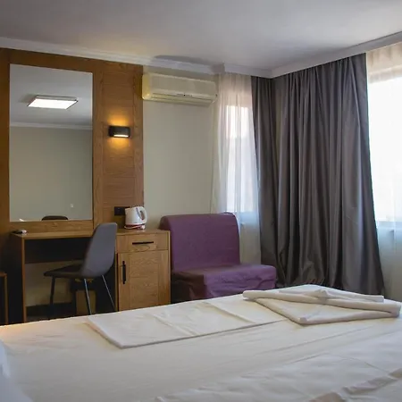 Hotel Cyril