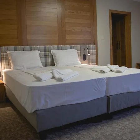 فندق Cyril نيسيبار