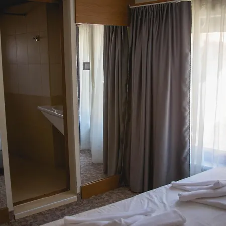 프린스 시릴 호텔 3*