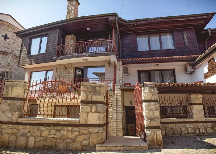 Cyril Νεσέμπαρ