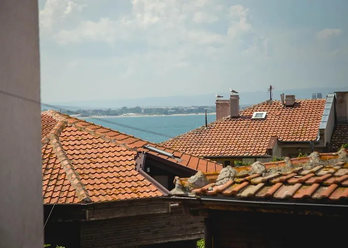 Cyril Ξενοδοχείο Νεσέμπαρ